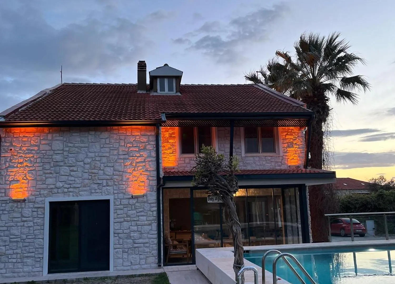 Ilcayto Suites contacts